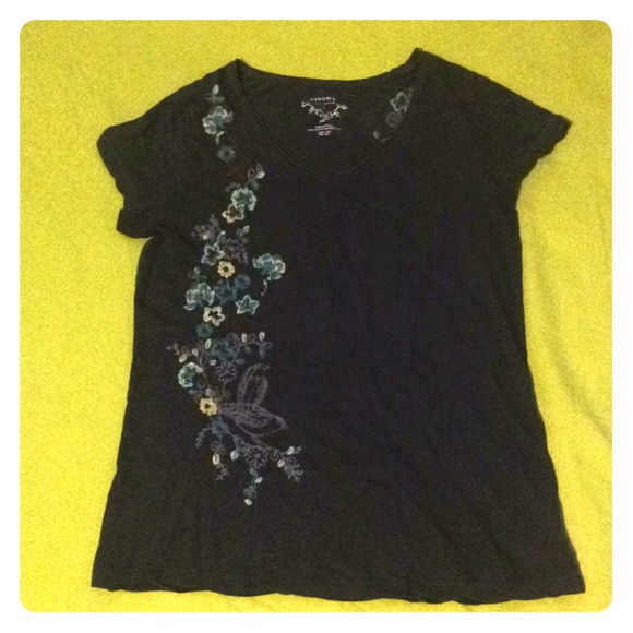 Beautiful Embroidered V-Neck Tee - Picture 1 of 6